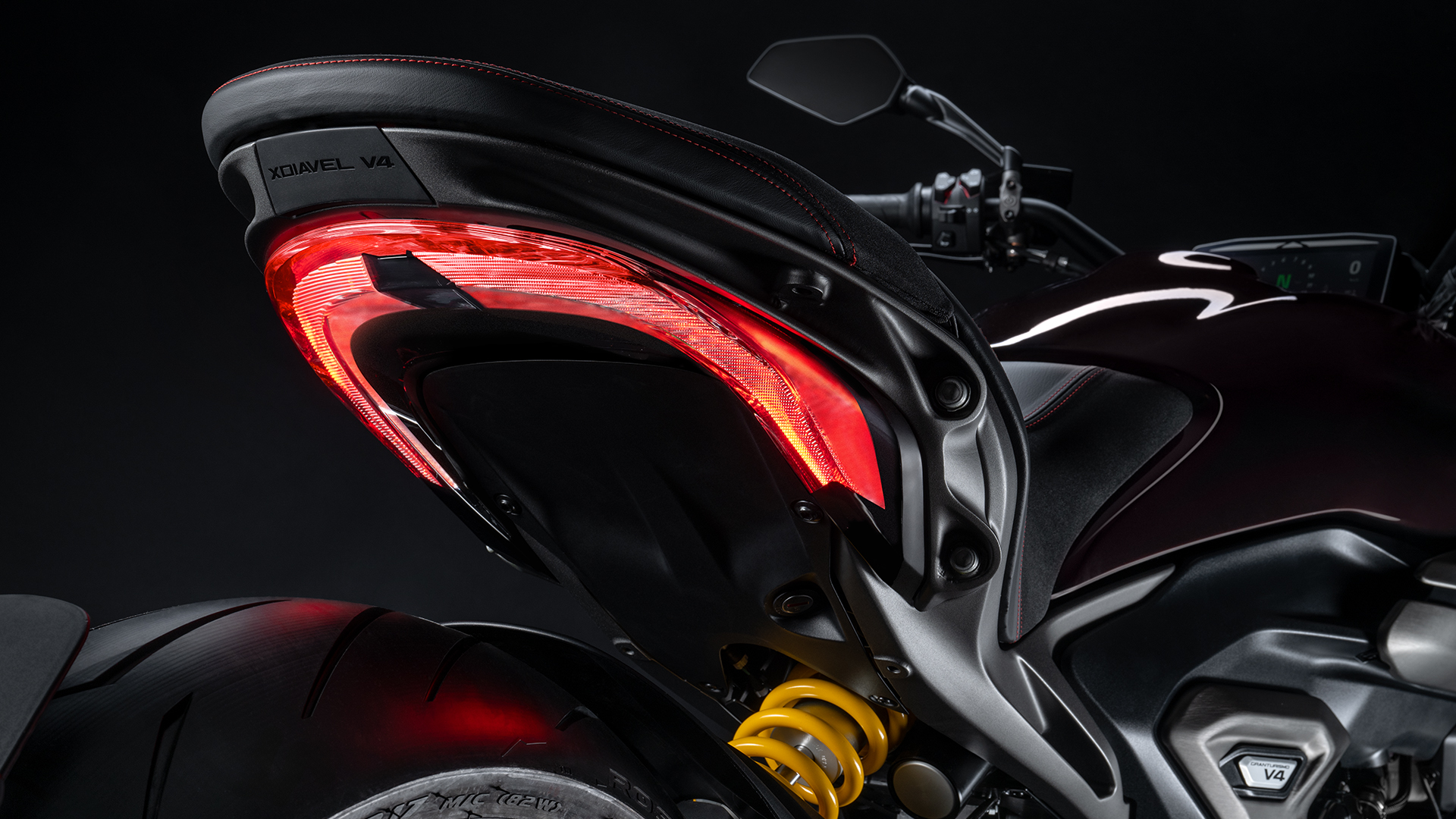 2025-02-26_Ducati-Dsquared-gallery-1920x1080_03