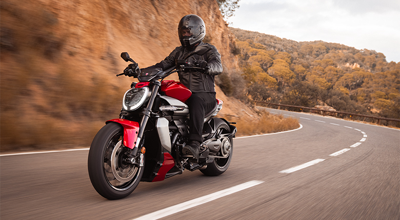 Ducati-XDiavel-V4-overview-mosaic-gallery-780x430-01