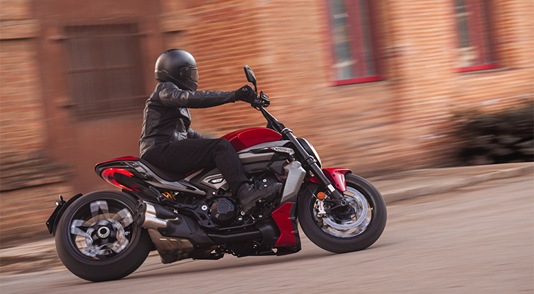 Ducati-XDiavel-V4-overview-mosaic-gallery-780x430-05