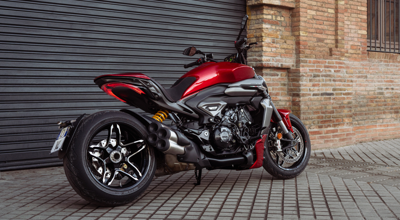 Ducati-XDiavel-V4-overview-mosaic-gallery-780x430-06